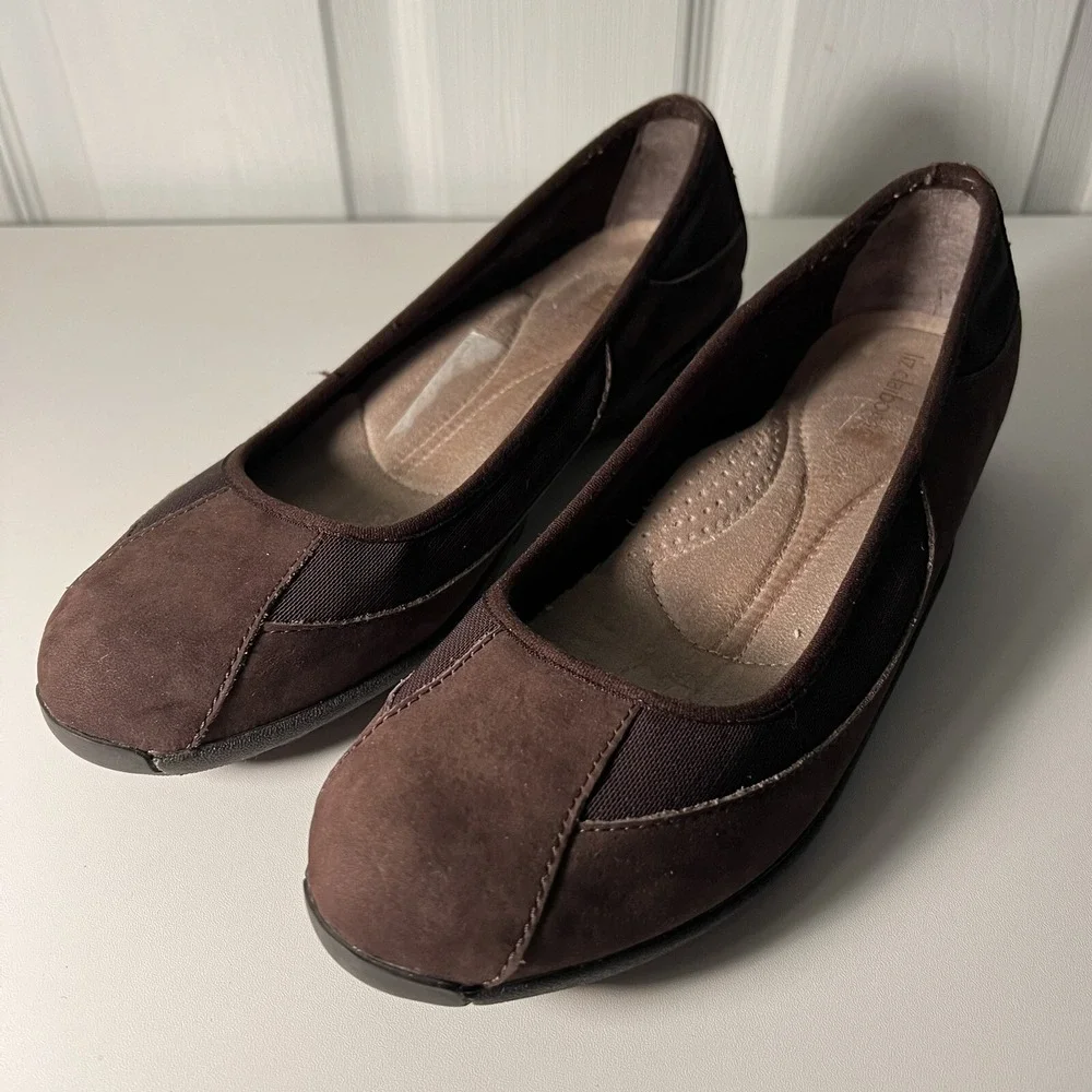 liz claiborne randy Suade flats size 7.5‎ Brown